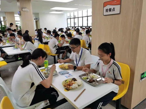 以歌舞為翼，提升餐飲服務品質，共筑校園幸福生活